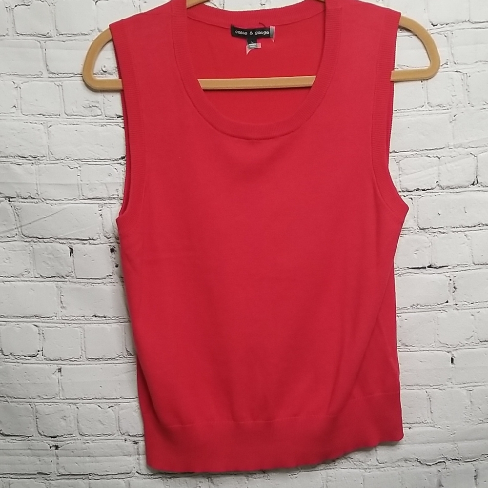 Cable & Gauge womens Red Sleeveless top size Large EUC